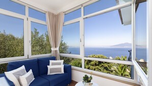 Unclassified image, 3 of 95, button - Villa Bianca (Sorrento)