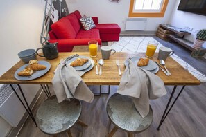 Apartment, 1 Bedroom (23) | 1 bedroom, memory-foam beds, individually decorated - Higgihaus at Century Place (Bristol)