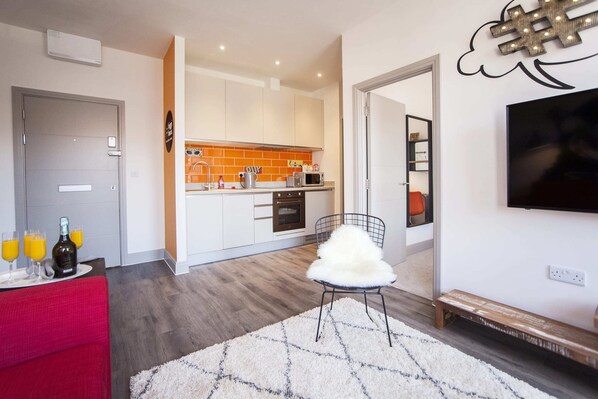 Apartment, 1 Bedroom (26) | Living room | 55-inch Smart TV with digital channels, TV, pay films
