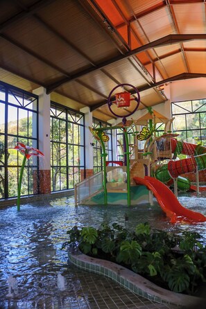 Indoor pool, 2 outdoor pools, open 10:00 AM to 6:00 PM, pool umbrellas - Hotel Fazenda Vilarejo (Valenca)