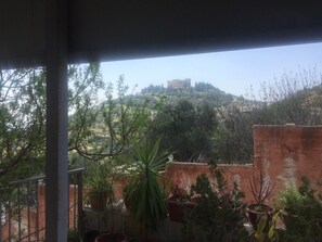 Terrace/patio - Ajloun Hotel (Ajloun)