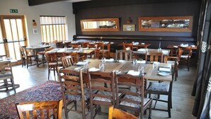 Unclassified image, 4 of 32, button - The Hardwick (Abergavenny)