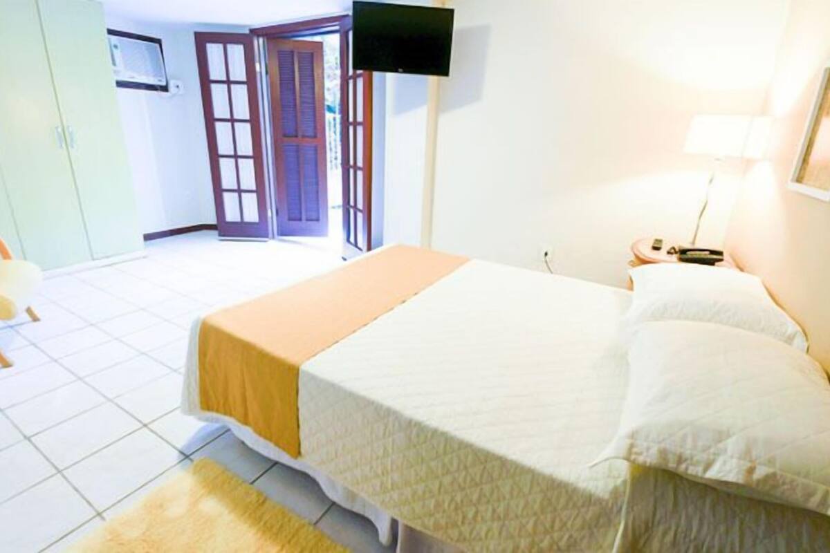 Minibar, wifi gratis, ropa de cama