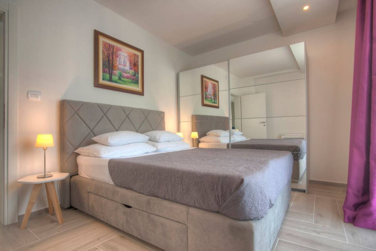 Apartment, Sea View | 1 bedroom, in-room safe, desk, laptop workspace