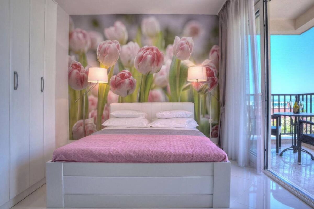 Studio Romantique, balcon, vue mer