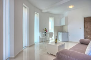 Romantic Studio, Balcony, Sea View | Living area