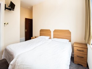 Standard Quadruple Room, 2 Double Beds | Free WiFi, bed sheets - The White Hart Inn (Redditch)