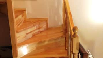 Economy Twin Room, 1 Bedroom, Non Smoking, Private Bathroom | Premium bedding, minibar, individually decorated, desk