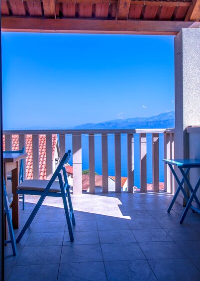 Luxury apartment with breathtaking sea views in Postira, Brac Island