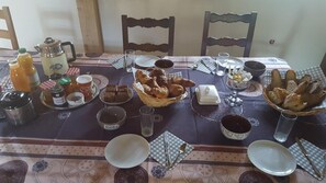 Café da manhã continental grátis todos os dias