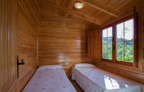 Superior Bungalow, 2 Bedrooms, Terrace, Mountain View (Madera) | 2 bedrooms, free WiFi, bed sheets