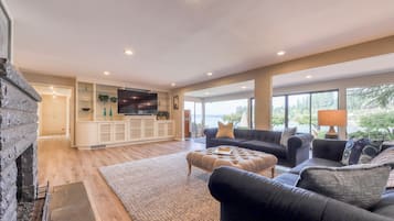 TV, books, music library, stereo