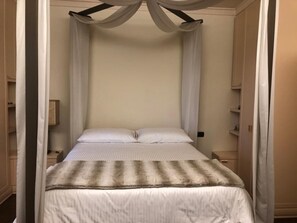 Dobbeltværelse med dobbeltseng eller 2 enkeltsenge | Gratis Wi-Fi, sengetøj