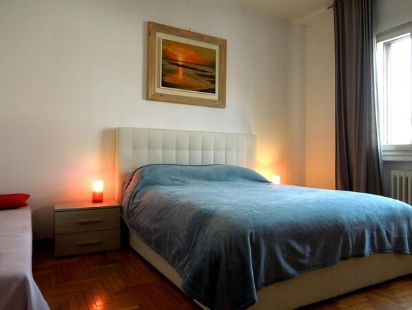 Chambre Double, salle de bains commune | Bureau, rideaux occultants, chambres insonorisées, Wi-Fi gratuit