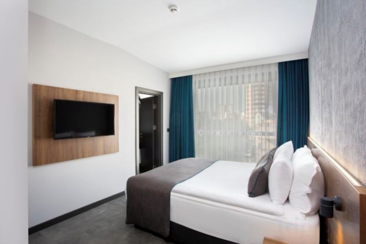 Egyptian cotton sheets, premium bedding, down comforters