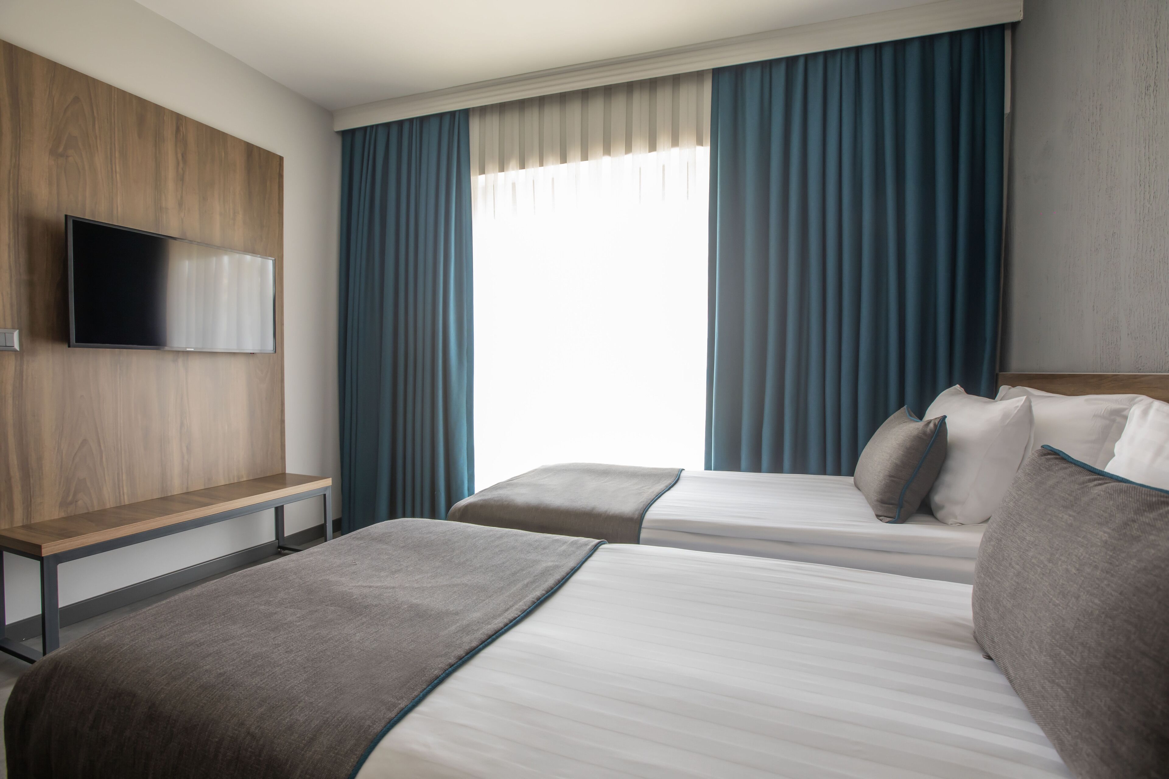 comfort twin room, 2 single beds, non smoking | 1 bedroom, egyptian cotton sheets, premium bedding, down duvets