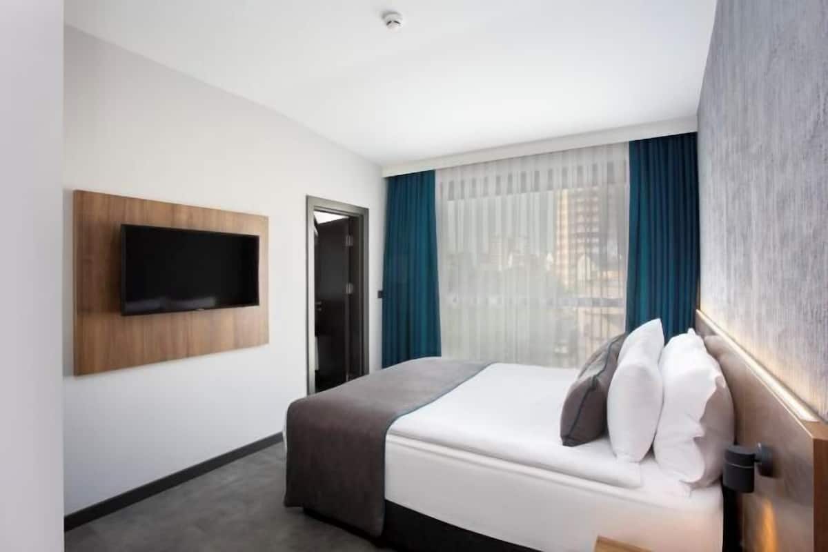 Egyptian cotton sheets, premium bedding, down duvets