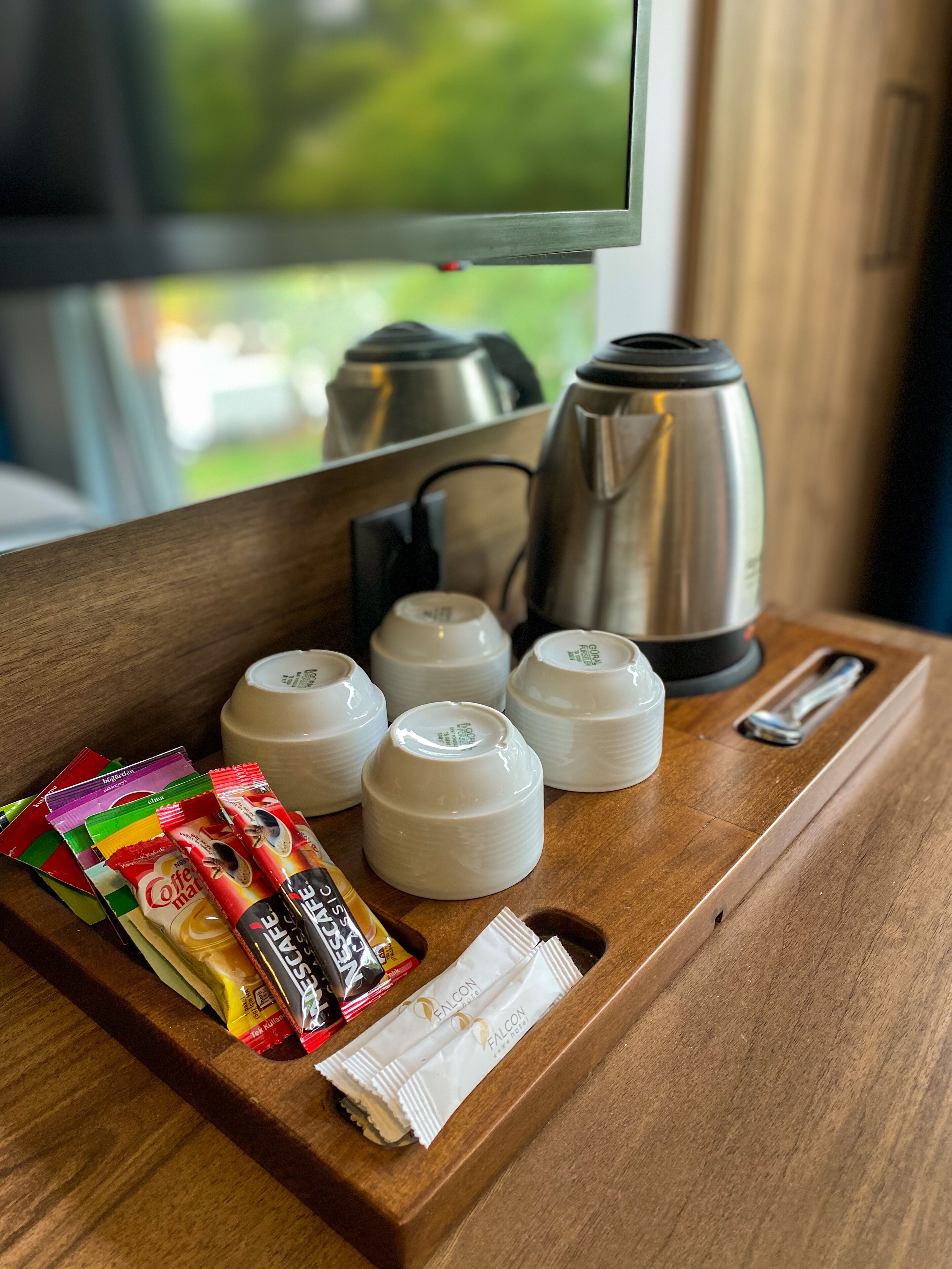 1 bedroom, egyptian cotton sheets, premium bedding, down duvets