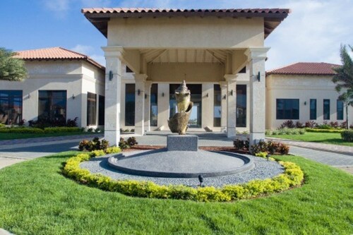 Luxury Family Home with Amenities