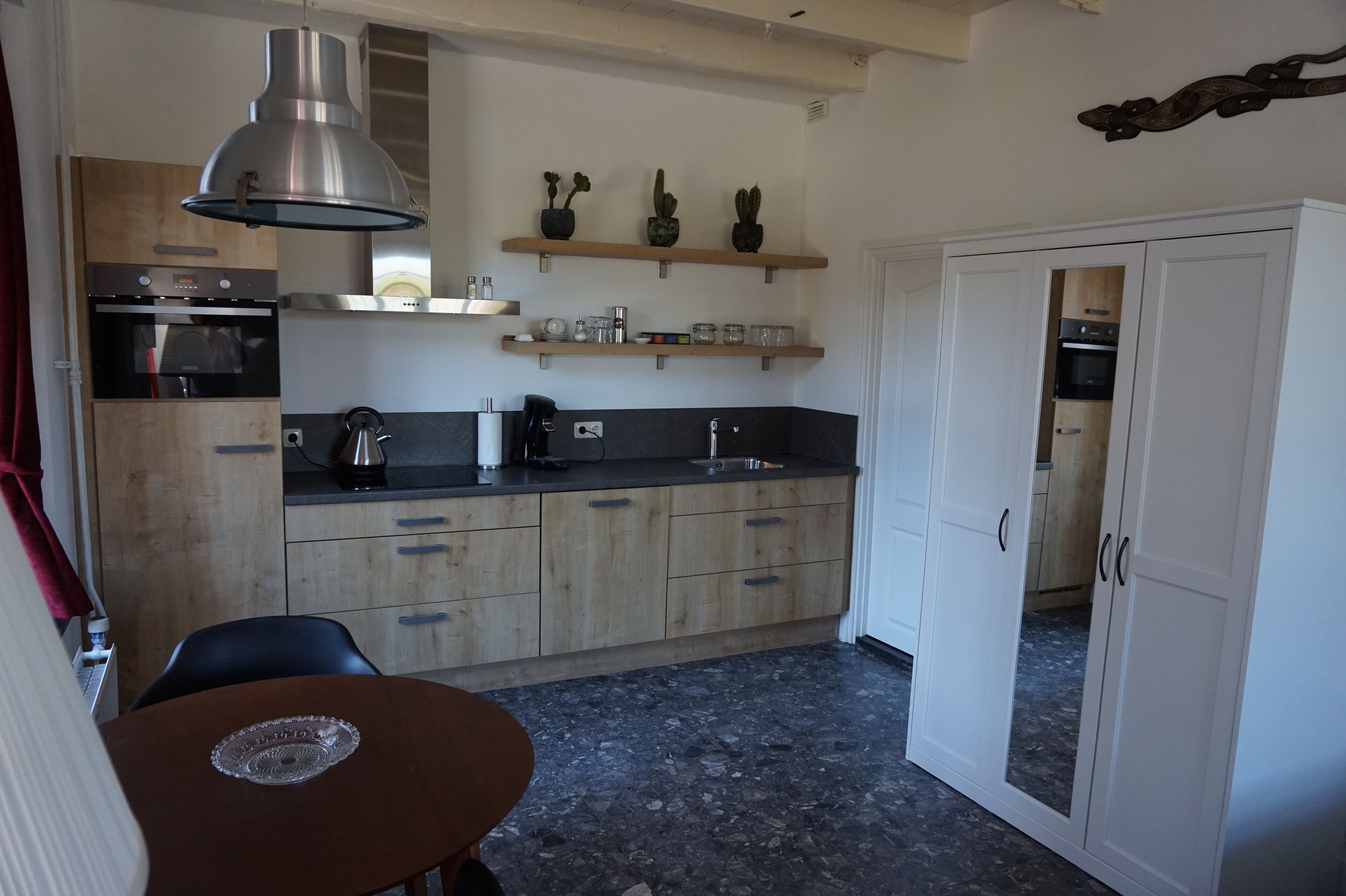 電冰箱、微波爐、爐台、咖啡機/沖茶器