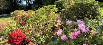 Guesthouse w/ direct beach access & views of Olympic Mountains/Carr Inlet