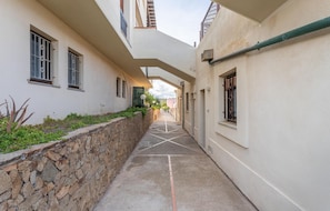 Property grounds - 2 bedroom awesome apartment in Arbus (Arbus)