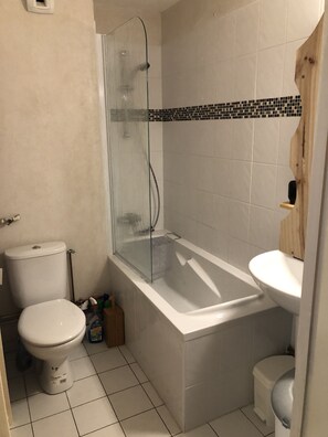 Hair dryer, towels