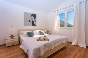 3 bedrooms, iron/ironing board, WiFi, bed sheets - Apartment Villa Antony private heated pool, gym, quiet- mountain environment (Gata)