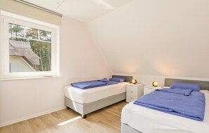 2 Schlafzimmer, Reisekinderbett, kostenloses WLAN, Bettwäsche