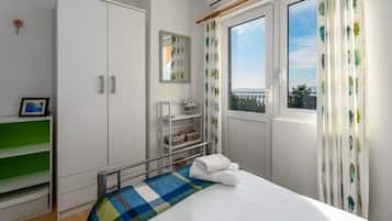 4 habitaciones, tabla de planchar con plancha, wifi y ropa de cama