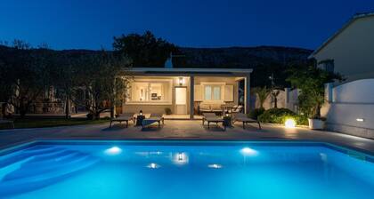 VILLA TUGARKA private pool, 3 bedrooms, play-house, great for families, max 6 pax