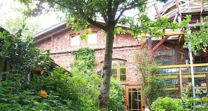 Tuulimylly Pohjanmerellä ja lähellä Büsumia