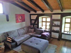 TV, DVD player, music library, video library