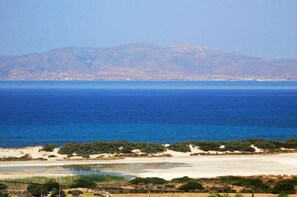 Playa en los alrededores y toallas de playa 