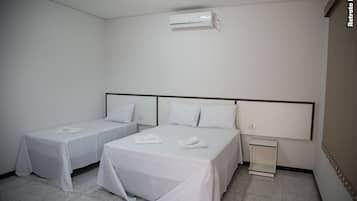 Triple Room | Minibar, soundproofing, free WiFi, bed sheets