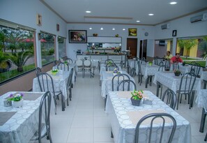 Tägliches inbegriffenes Frühstücksbuffet