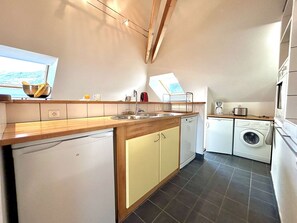 ثلاجة، ميكروويف، فرن، غسالة أطباق