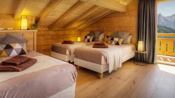 5 bedrooms, iron/ironing board, WiFi, bed sheets