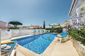 Piscine extérieure