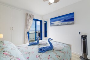 3 slaapkamers, een strijkplank/strijkijzer, gratis wifi, beddengoed