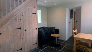 Dining - Harbor View Cottage (Coomnahincha, Cahersiveen)