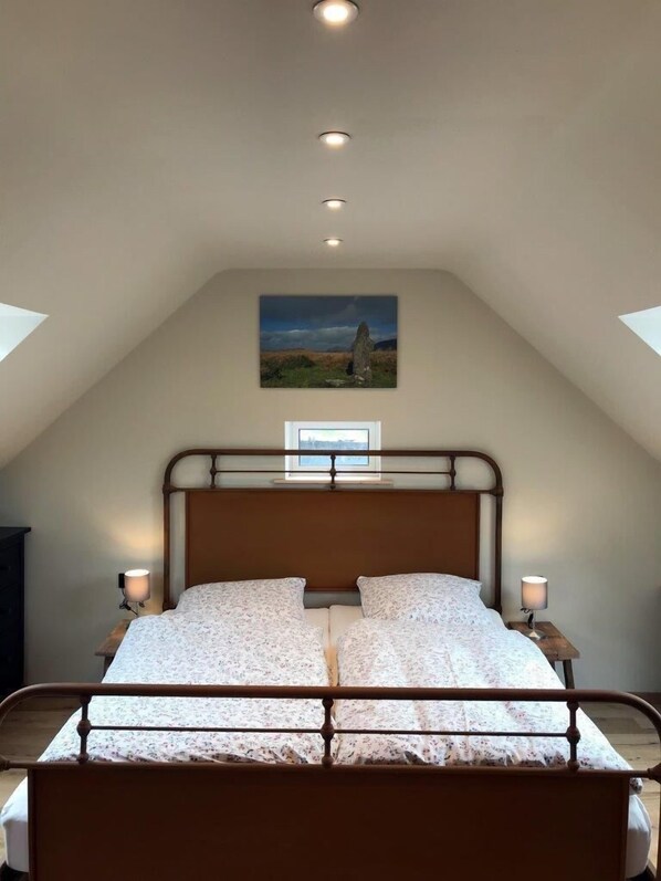 Free WiFi, bed sheets - Harbor View Cottage (Coomnahincha, Cahersiveen)