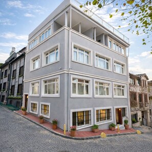 Exterior - Emirhan Guest House & Suites (Istanbul)