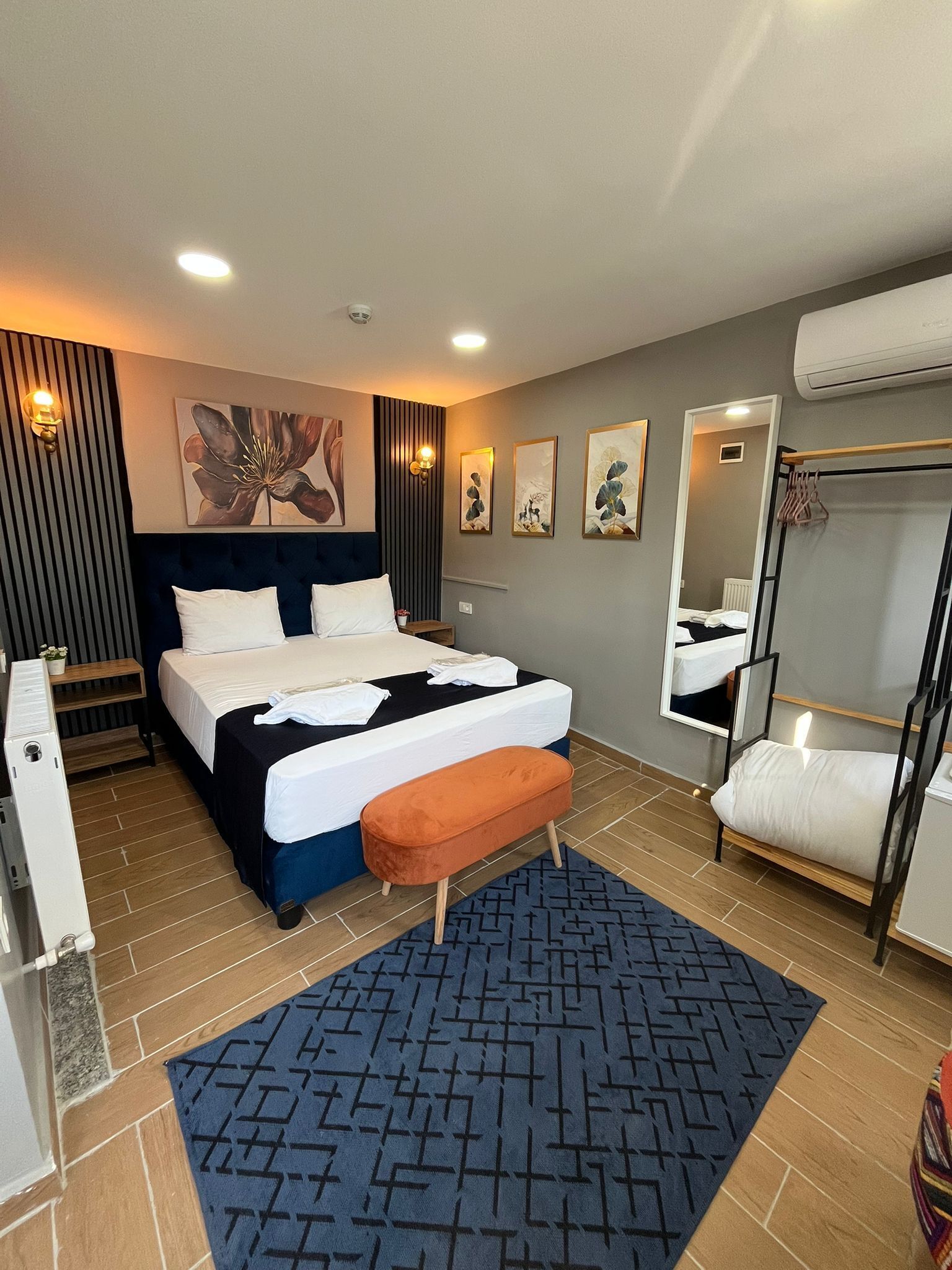 Executive Room, 1 Double Bed, Partial Sea View