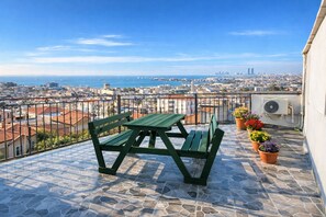 Terrace/patio - Emirhan Guest House & Suites (Istanbul)