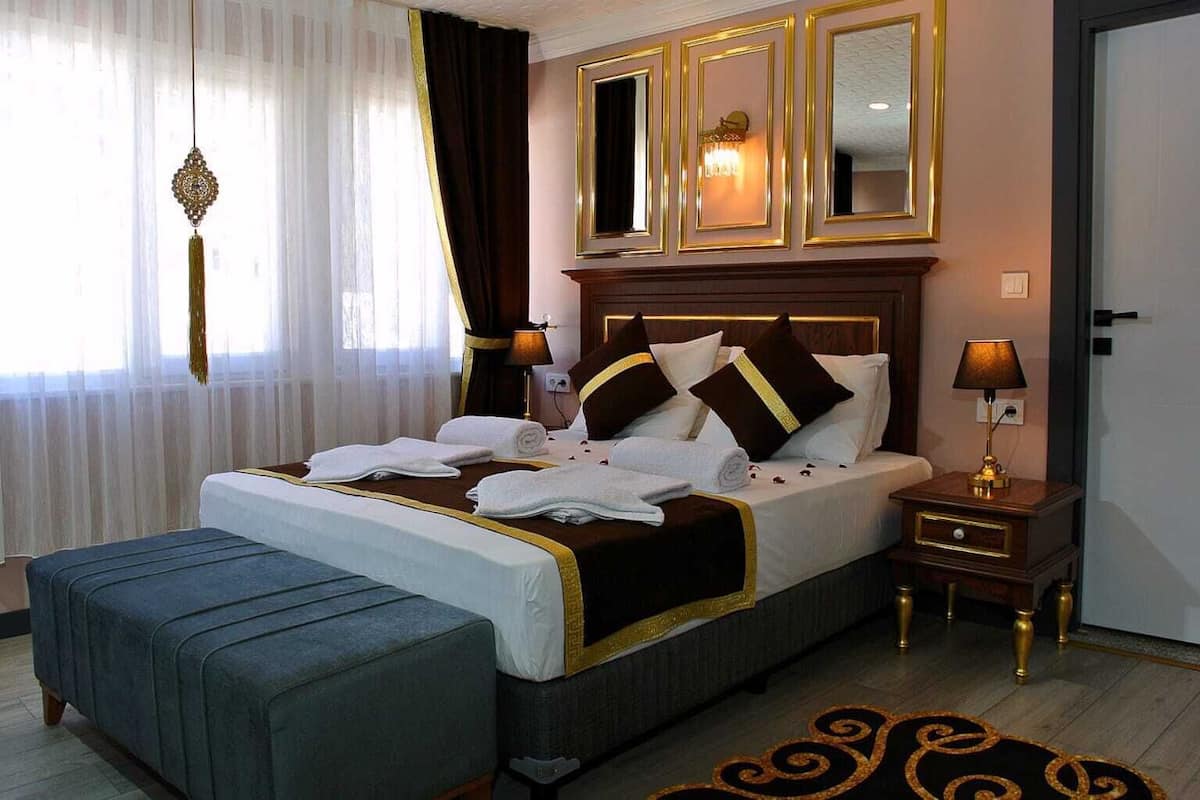 Superior-huone, 1 parisänky, parveke, kaupunkinäköala | Ylelliset vuodevaatteet, memory foam -patjalliset sängyt