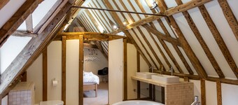 5 Star Tudor Manor House