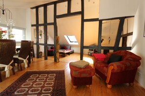 Télévision, lecteur de DVD, médiathèque, chaîne hi-fi