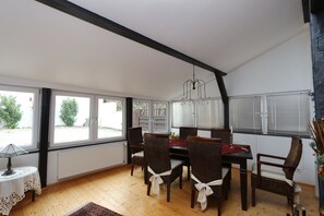 Dining - ......... Your vacation home to relax, enjoy and relax. (Zell (Mosel))