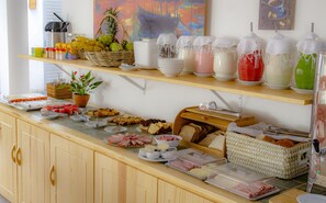 Free daily buffet breakfast  - Pousada Chez Toi (Jijoca de Jericoacoara)